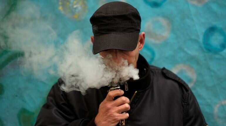 England set to light up e-cigarettes on prescription for smokers