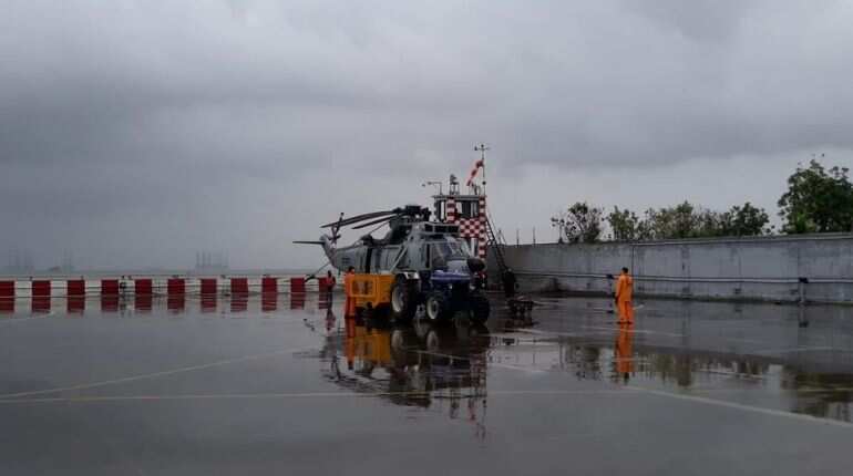 Heavy rains lash Mumbai, 700 passengers stranded on board Mahalaxmi Express