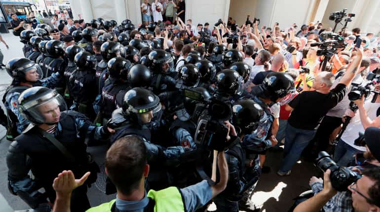 Russia detains more than 1,000 people in opposition crackdown