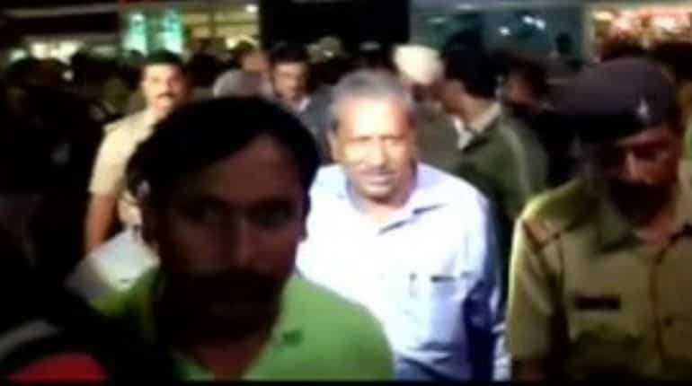 Karnataka: Five disqualified Congress MLAs return to Bengaluru ahead of trust vote Karnataka: Five disqualified Congress MLAs return to Bengaluru ahead of trust vote