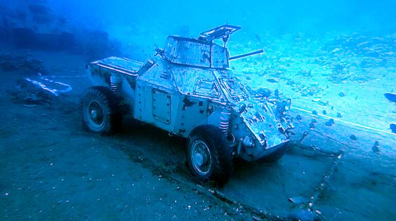 Jordan hopes underwater tanks will draw tourists and fish