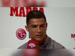 Cristiano Ronaldo receives award for career achievement