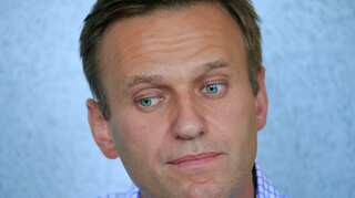 Alexei Navalny aides call for protests to save his life