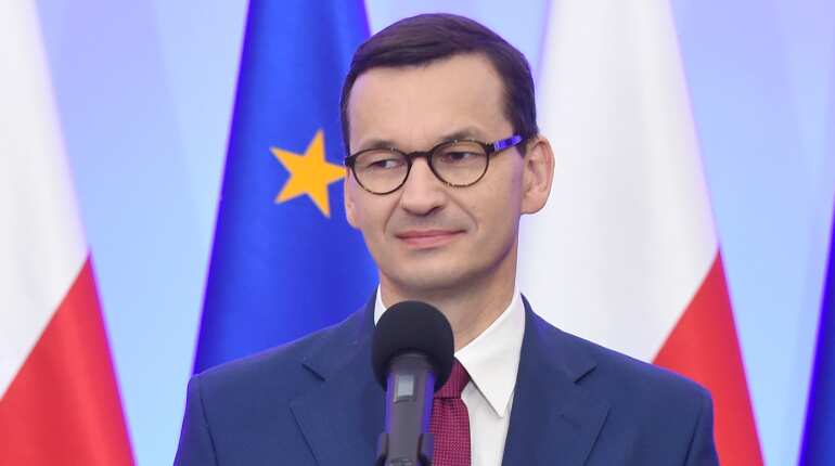 Poland moves to exempt young workers from income tax