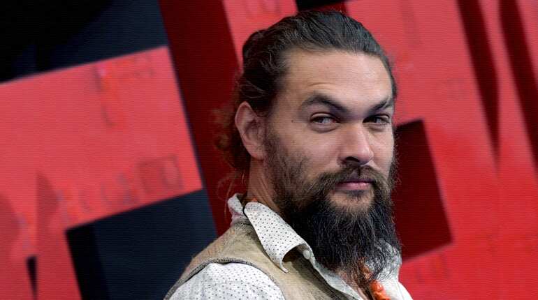 Actor Jason Momoa joins Hawaii telescope protest