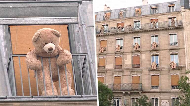 Giant teddy bears invade Paris neighbourhood