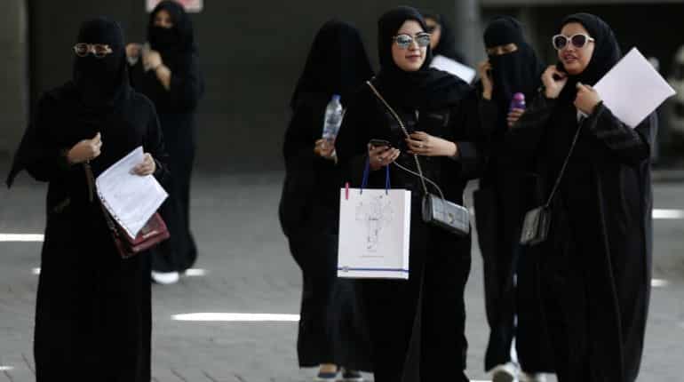 Saudi Arabia to allow women to travel abroad without male 'guardian' approval