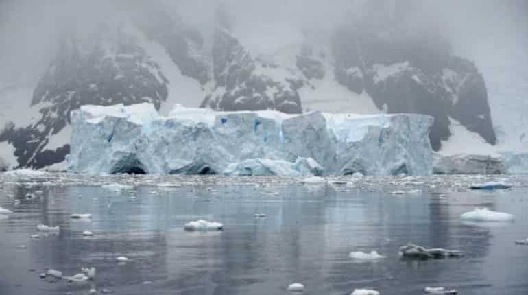 'Iceberg Corridor' sparks tourist boom on Canada's east coast 'Iceberg Corridor' sparks tourist boom on Canada's east coast
