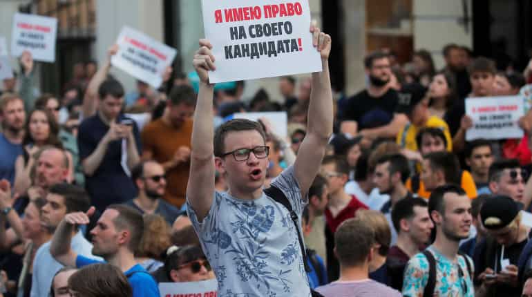 Russian opposition plans new election protest despite crackdown