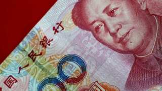 China's yuan steadies but stocks plunge as trade tensions grow
