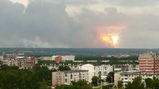 Up to eight hurt in Russia arms depot blasts