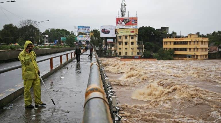 16 dead due to floods in Pune, surrounding districts