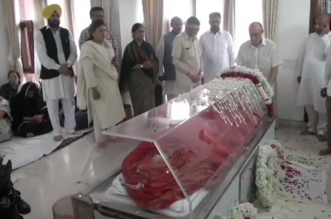 PM Modi, President Kovind, Amit Shah pay tribute to Sushma Swaraj at her residence