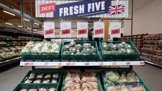 No-deal Brexit would cause food shortages and leave fruit and vegetables rotting in lorries, industry leaders warn