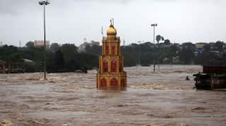 Death toll from floods across India rises to 95, hundreds of thousands evacuated