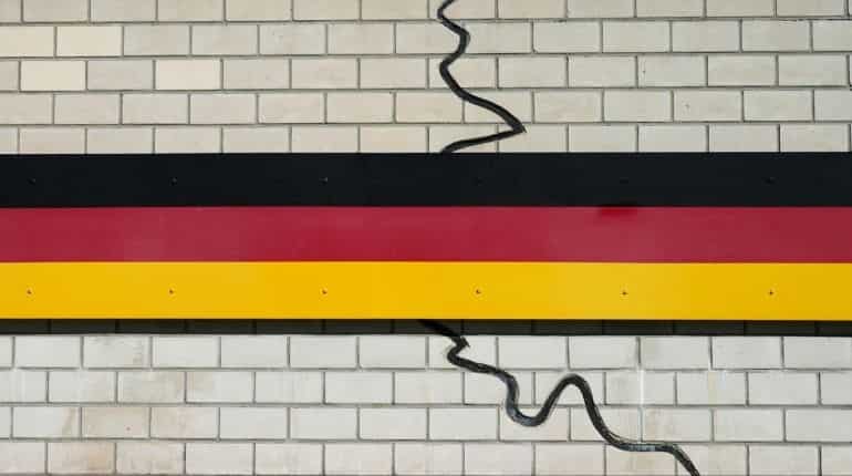 Majority of Germans to stop paying 'solidarity tax' from 2021: Draft law Majority of Germans to stop paying 'solidarity tax' from 2021: Draft law