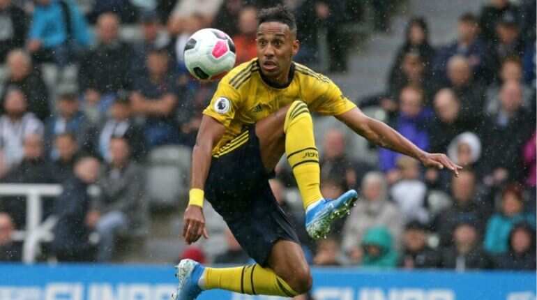 Aubameyang gives Arsenal winning start at Newcastle