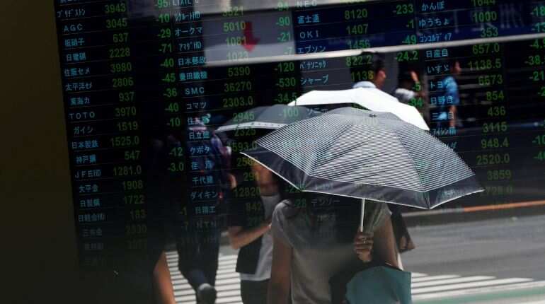 Yen and bond bulls charge on as share markets falter