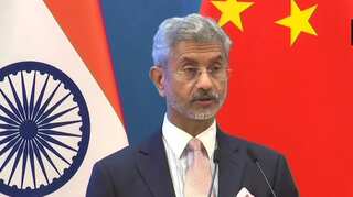 Jaishankar offers prayers at holy Ganga Talao in Mauritius