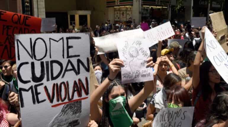 Mexico march demands justice for girls allegedly raped by police Mexico march demands justice for girls allegedly raped by police