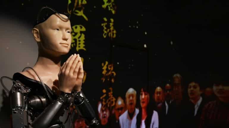 Japan temple puts faith in robot priest, faces criticism Japan temple puts faith in robot priest, faces criticism