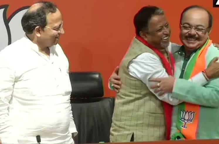Trinamool Congress MLA Sovan Chatterjee joins BJP