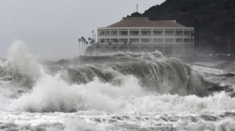 Over 400,000 advised evacuating as the storm bears down on Japan Over 400,000 advised evacuating as the storm bears down on Japan