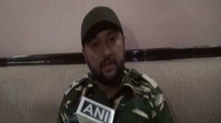 CRPF officer who killed 3 terrorists despite bullet injury is the recipient of Kirti Chakra CRPF officer who killed 3 terrorists despite bullet injury is the recipient of Kirti Chakra