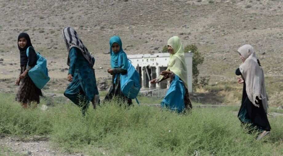 Afghan conflict displacing hundreds of thousands