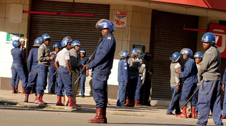 Under-eye of 'fascist' government, Zimbabwe opposition scraps Harare protest