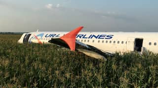 Russia's 'hero pilots' who landed plane in cornfield after gull strike awarded by President Vladimir Putin