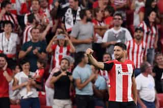 Aduriz's late overhead kick stuns defending league champions Barcelona