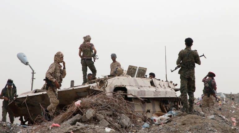Saudi-led coalition fires flares over Yemen's Aden, separatists quit some posts Saudi-led coalition fires flares over Yemen's Aden, separatists quit some posts