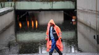 Heavy downpours wreak havoc in Istanbul, flooding historic Grand Bazaar