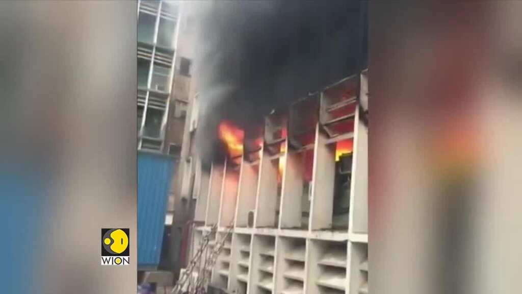 Massive fire blazed at Delhi's AIIMS on Saturday, spread up to 5th floor