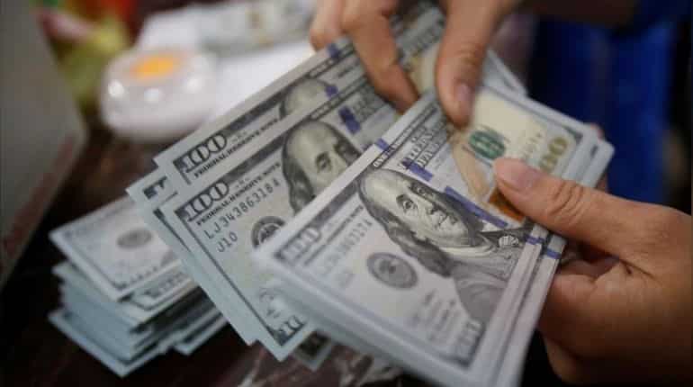 White House mulling tax cut to avoid recession: Report White House mulling tax cut to avoid recession: Report