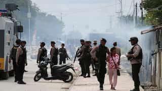 Indonesia arrests 34, blocks internet in Papua to curb protests