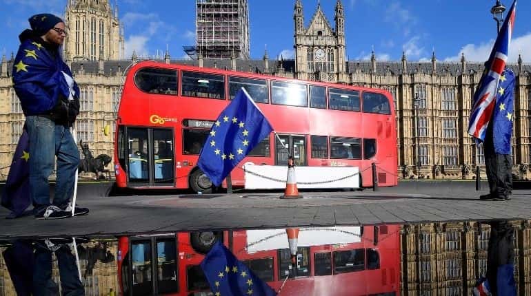 Net immigration to UK falls to lowest since December 2013: National survey Net immigration to UK falls to lowest since December 2013: National survey