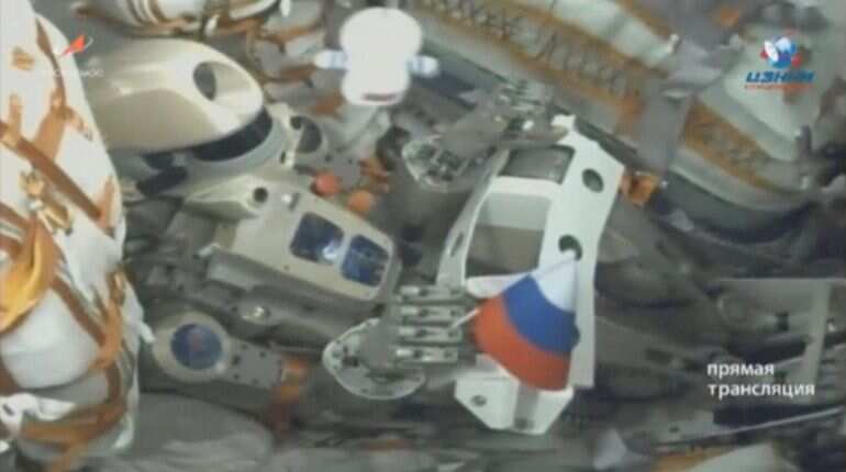 Russia launches humanoid robot into space