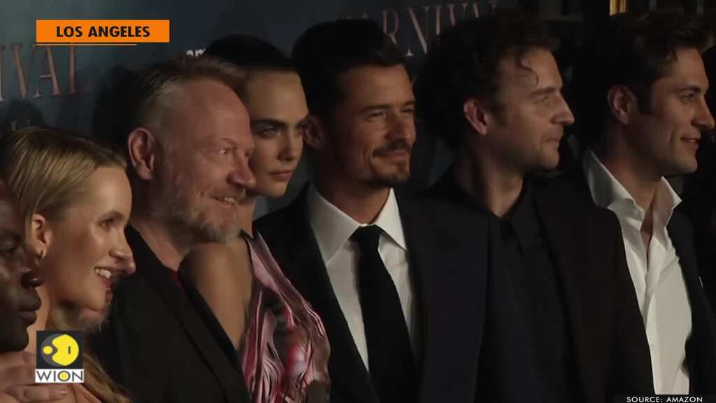 A smiling Katy Perry joins Orlando Bloom for the premiere of ‘Carnival Row’