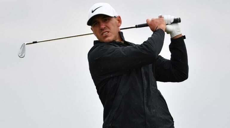 Late birdie lifts Brooks Koepka to Tour Championship lead