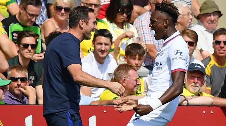 Abraham at the double as Chelsea sink West Ham