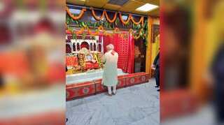 Bahrain: PM Modi offers prayers at Shreenathji Temple in Manama