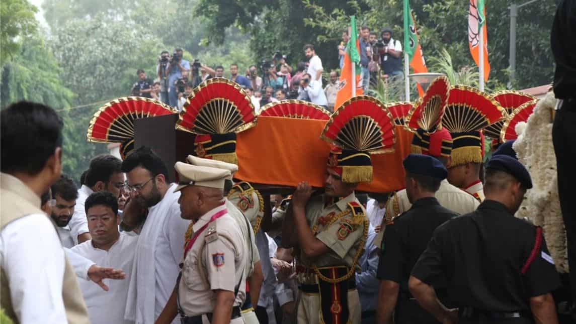 Last goodbye to a 'friend'