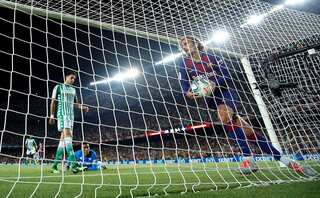 Griezmann double helps Barcelona to return to winning ways