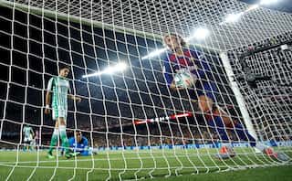 Griezmann double helps Barcelona to return to winning ways