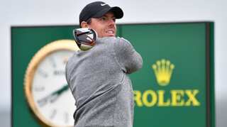 Watch: McIlroy hits dad with errant shot in Masters meltdown