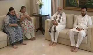 PM Modi pays tribute to Arun Jaitley at his residence