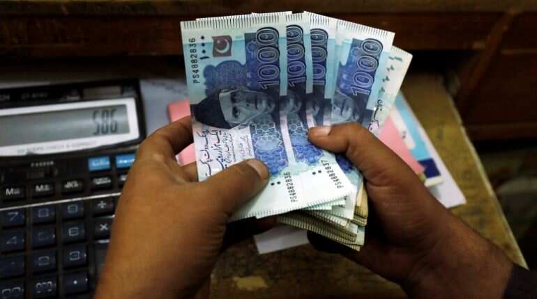 Pakistan's budget deficit widens to 8.9% of GDP in 2018/19