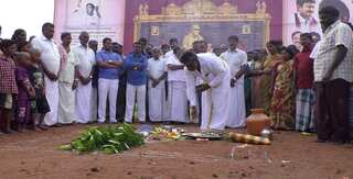 Tamil Nadu villagers to build temple for self-proclaimed atheist, ex-CM Karunanidhi